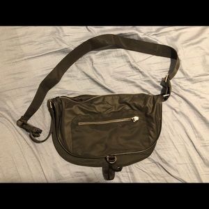 UO BLACK FANNY PACK